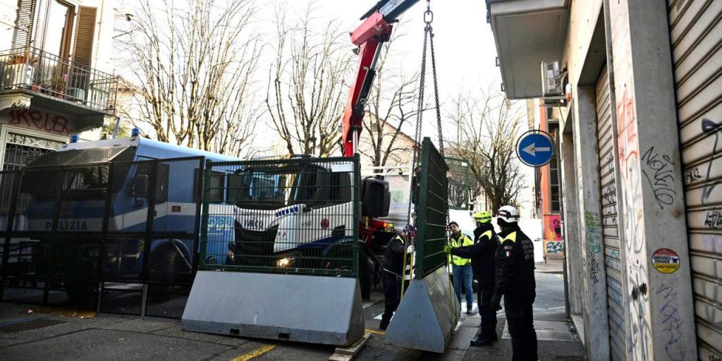 Riapertura scuole, strade e tram 3 a Vanchiglia dopo la rimozione dei check‑point per Askatasuna