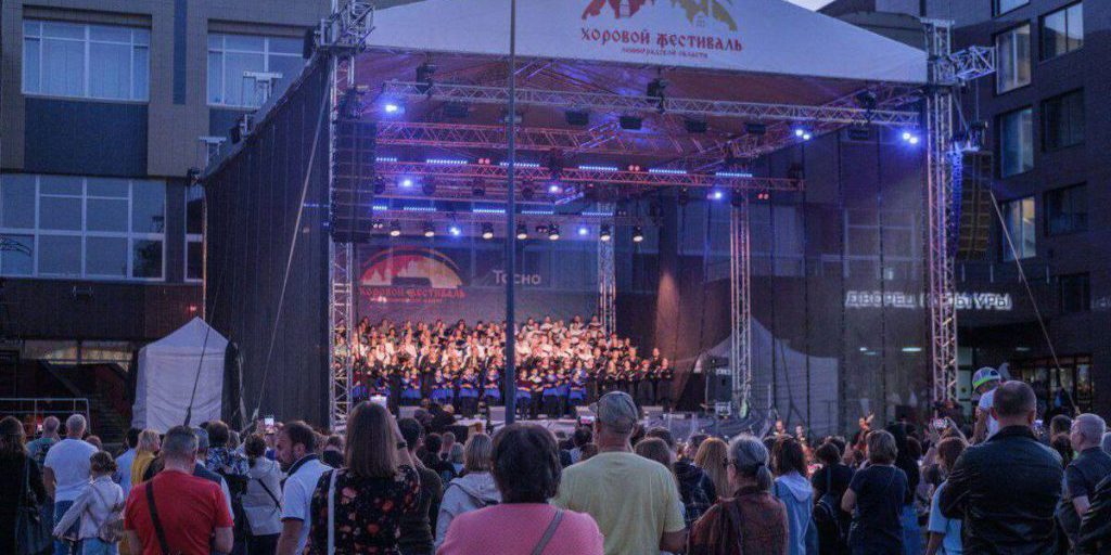 "VI Festival Corale Regionale: un'esplosione di talento nella piazza di Tosno"