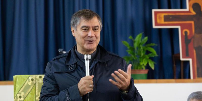 Cardinale Repole avverte: il 75% dei giovani lavora a tempo determinato e la modernità aumenta l'ansia