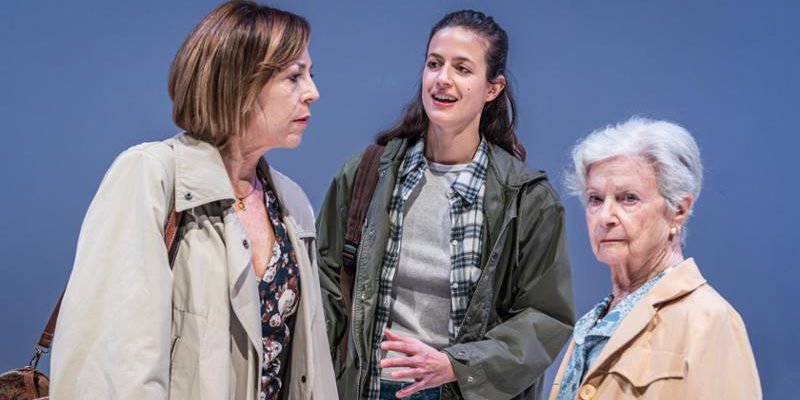 Serena Sinigaglia al Teatro Gobetti: Argo racconta la fuga dall’Istria e le difficoltà degli esodi