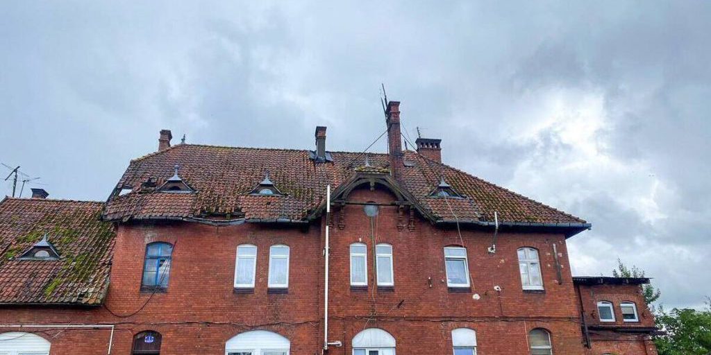 "Restauro del tetto della storica stazione ferroviaria di Friedland: conservare il patrimonio storico di Pravdinsk"