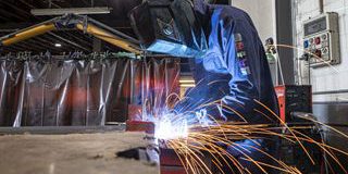 Produzione Industriale nell'Eurozona: Calo Minore delle Attese ad Agosto, Implicazioni per l'Economia Europea