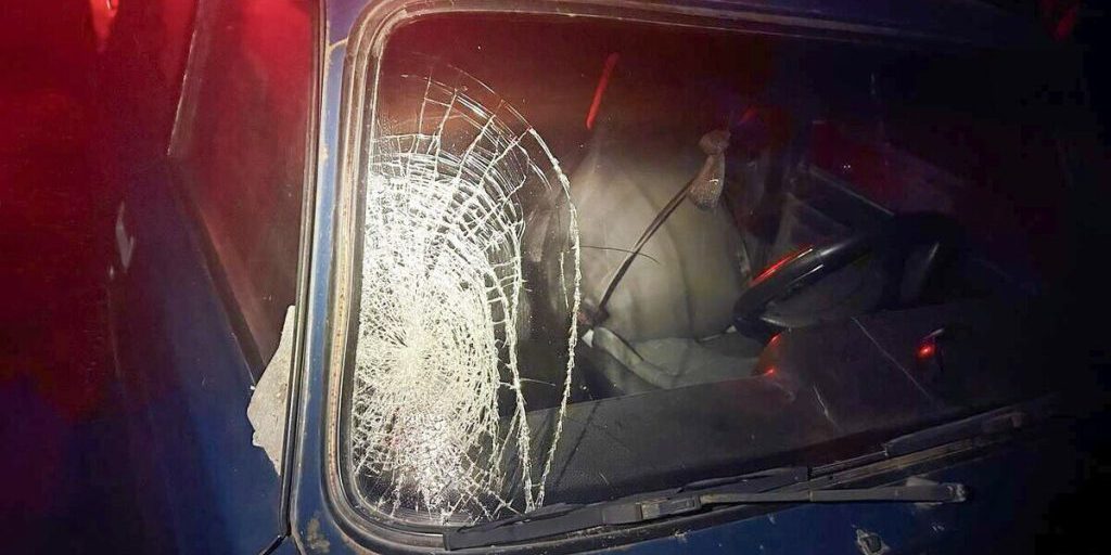 Incidente Stradale in Ucraina: Un Pedone Investito a Prirodne, le Autorità Indagano