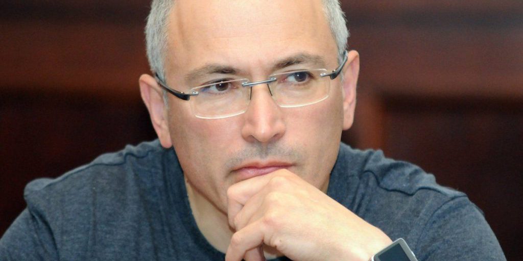 Putin avrebbe inviato un segnale a Trump per un possibile accordo sull'Ucraina, secondo l'oppositore russo Khodorkovsky
