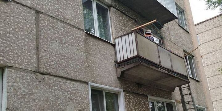 Soccorritori intervengono a Penza per assistere anziana in difficoltà