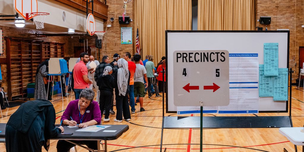 Giudice vieta a Trump di trattenere i fondi per le elezioni statali