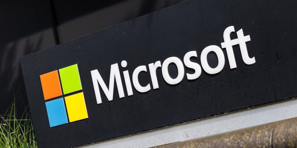 "Microsoft alle prese con interruzioni dei cavi sottomarini nel Mar Rosso: l'impatto sulla connettività globale"