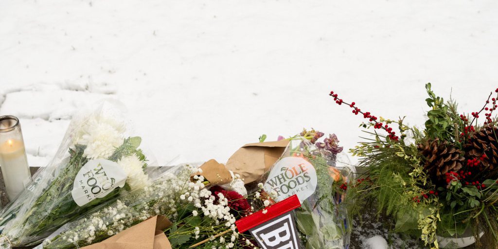 Ella Cook, 19enne studentessa della Brown University, vittima di un attentato, ricordata come “luce brillante”