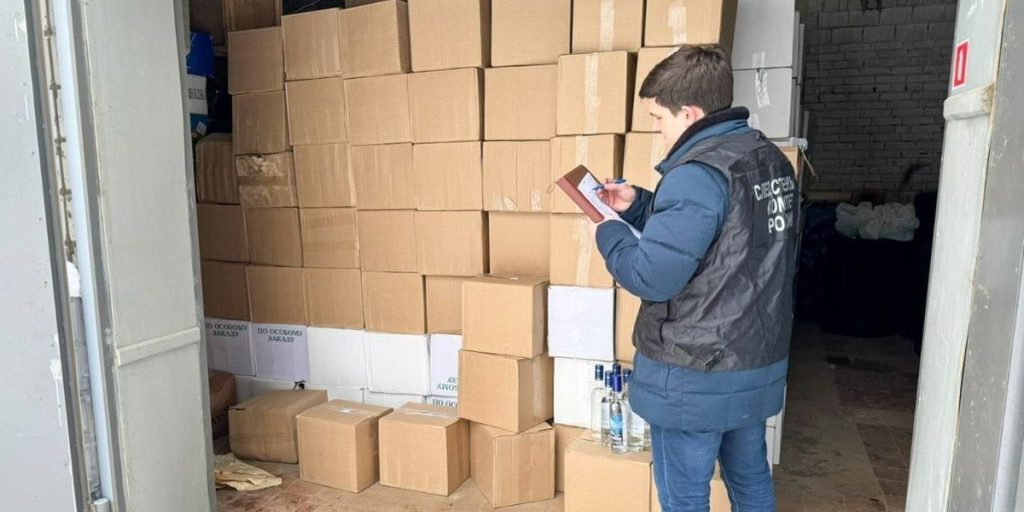 Condanna per commercio illegale di alcol e tabacco a Kovrov: le conseguenze per la salute pubblica e l'economia locale