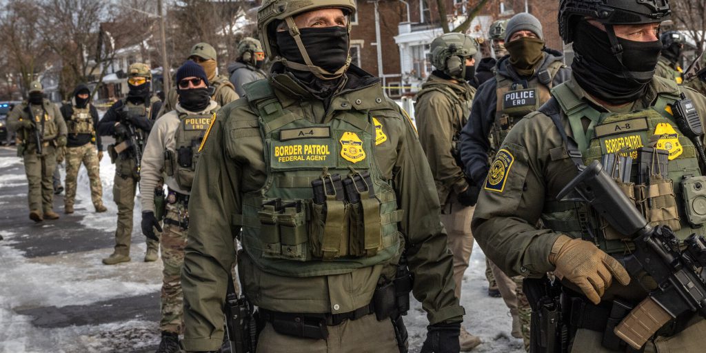 Giudice rimanda sentenza sulla richiesta del Minnesota di bloccare l'aumento di ICE