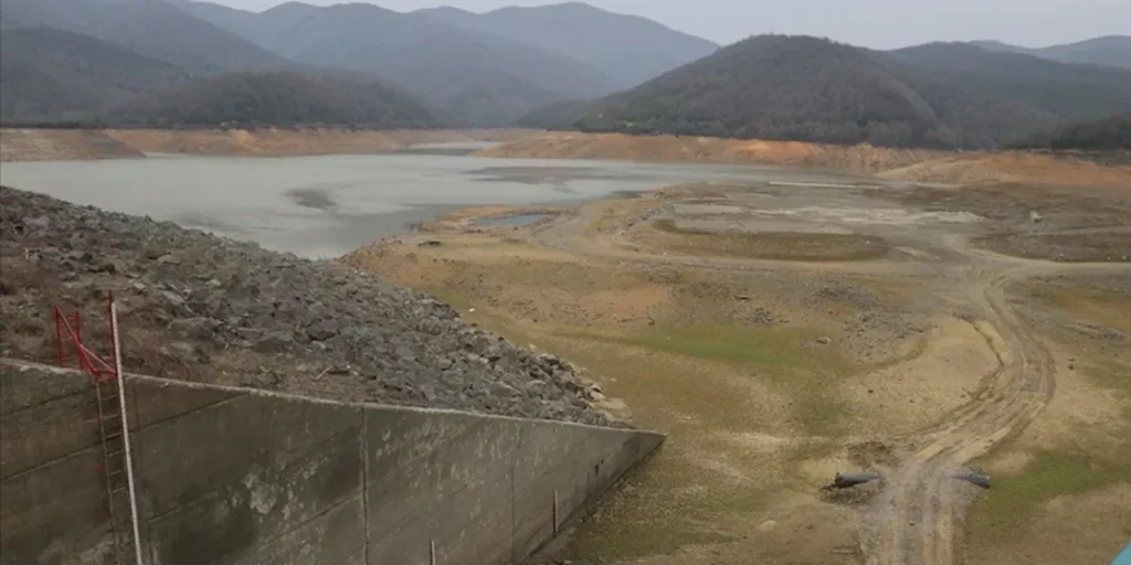 Yalova: solo 15 giorni di acqua potabile rimasti, emergenza idrica