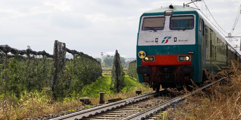 Interruzione del servizio ferroviario tra Torino e Fossano: 21 treni cancellati per danno alla linea elettrica