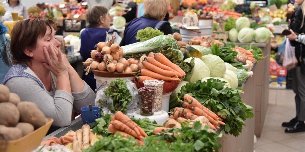 Aumento dei prezzi degli ortaggi in Ucraina: pomodori e cetrioli in ribasso per i consumatori