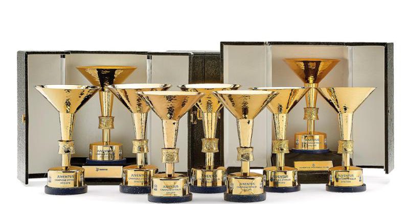 Bolaffi apre 427 lotti di memorabilia calcistica: maglie di Platini, Maradona e Mirò firmato dagli azzurri in vendita