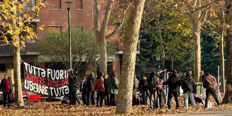 Manifestazione a Torino per la liberazione dell'imam Mohamed Shahin, detenuto per una frase