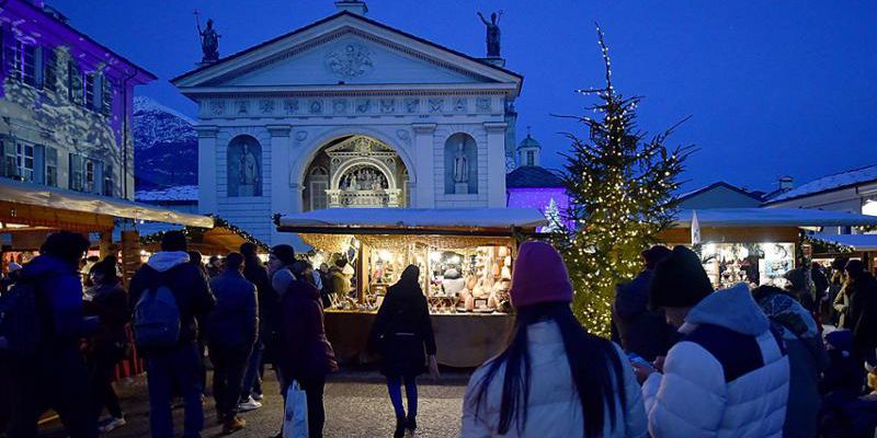 Marché Vert Noël ad Aosta: la nuova giunta approva gli accordi per il mercatino di Natale 2025