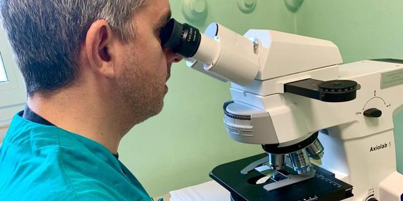 Nuovo Microscopio al Mauriziano: Diagnosi più Rapide e Precise grazie alla Donazione di Specchio dei Tempi