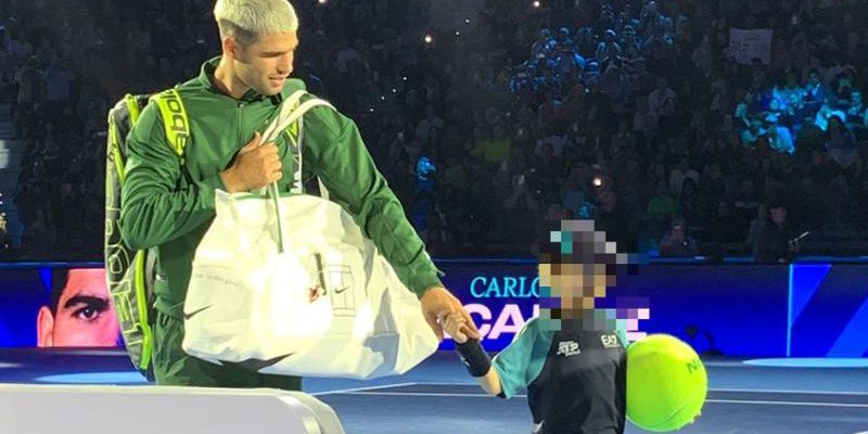 Bambini malati accompagnano campioni di tennis alle ATP Finals: un esempio di solidarietà e valore positivo dello sport