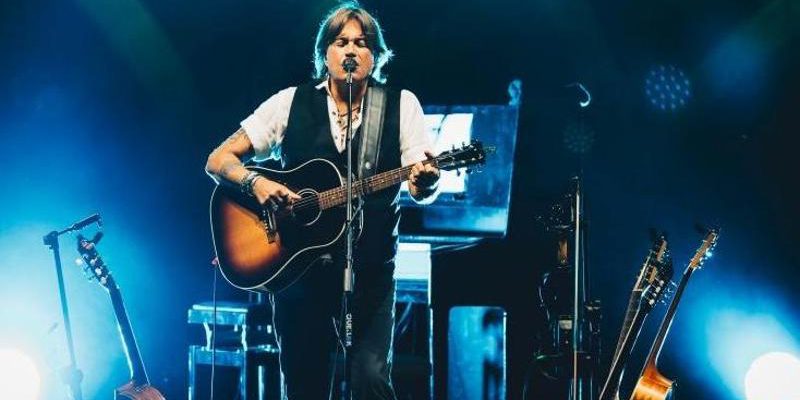 Cristiano De Andrè: le canzoni del padre aiutano i giovani a superare l'alienazione quotidiana