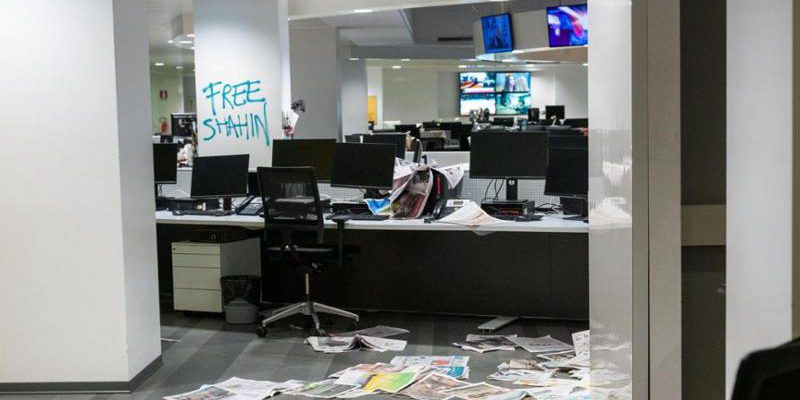 Imam Shahin si schiera contro la violenza: solidarietà a La Stampa dopo l’assalto