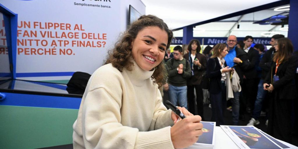 La tennista italiana Jasmine Paolini: una stella del tennis a Torino per le Nitto Atp Finals