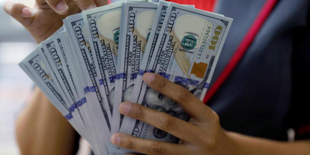 Il valore del dollaro a gennaio 2026: fattori prevedibili secondo un banchiere