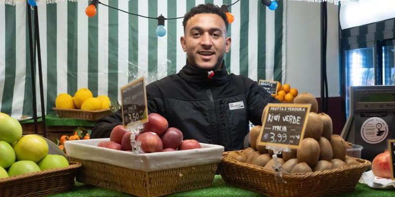 Kareem e Ibrahim aprono ristorante e negozio di frutta a Torino con il sostegno di Slow Food