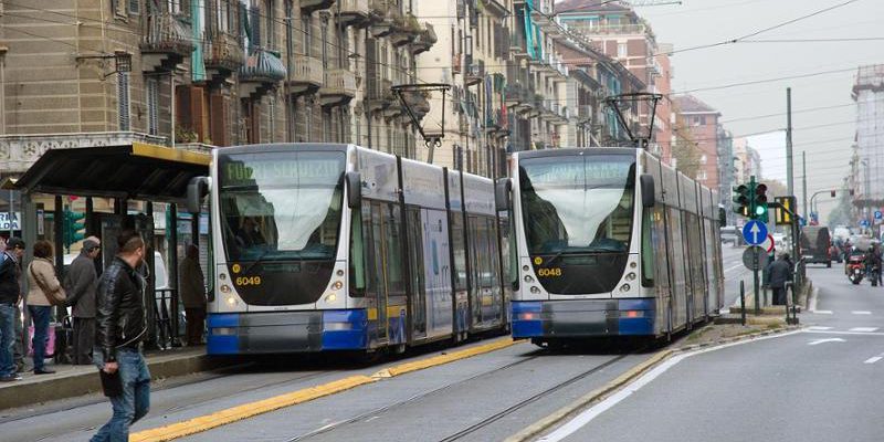 Lettore elogia il corso di Giulio Cesare, rispondendo alla cronaca