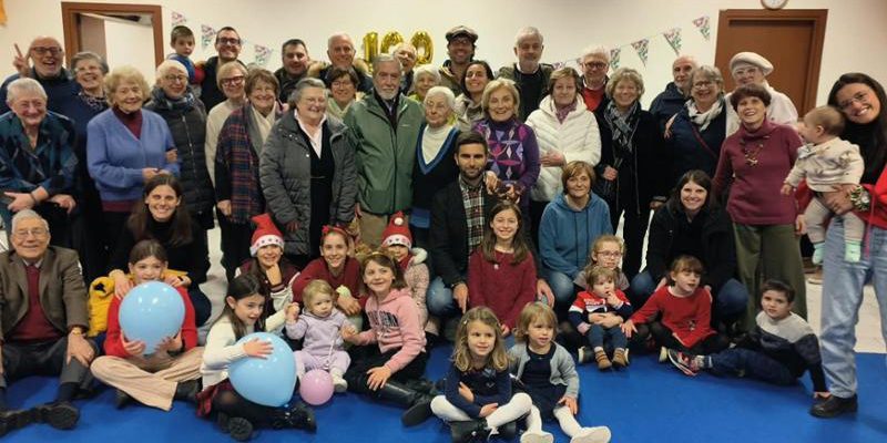 Festeggiamento per Liliana, centenaria di San Salvario, alla parrocchia del Sacro Cuore di Gesù