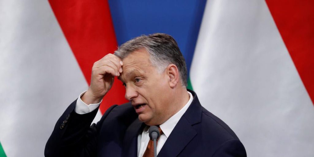 Orban teme di perdere le elezioni e adotta misure economiche che potrebbero scatenare una crisi