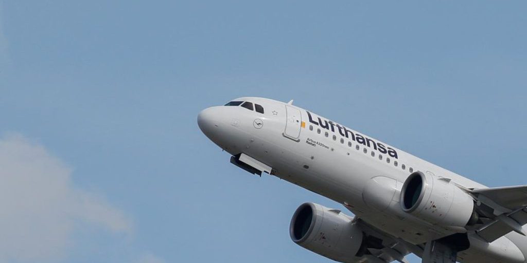 Крупнейшая авиакомпания Европы предупредила о масштабном сокращении рейсов