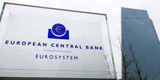 Verbali BCE: unanimità su tassi fermi, visioni diverse su rischi per inflazione