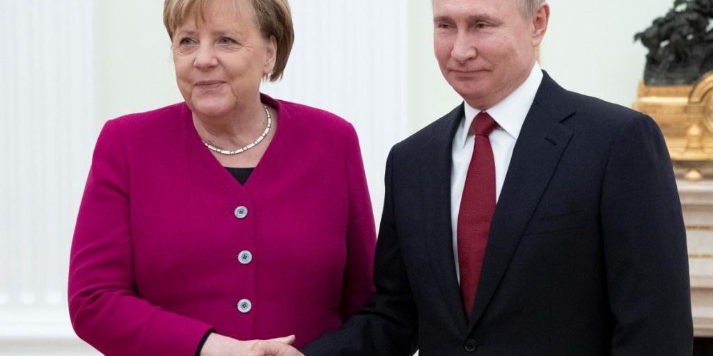 Меркель планировала обучать армию РФ в центрах с лазерным оружием, - The Telegraph