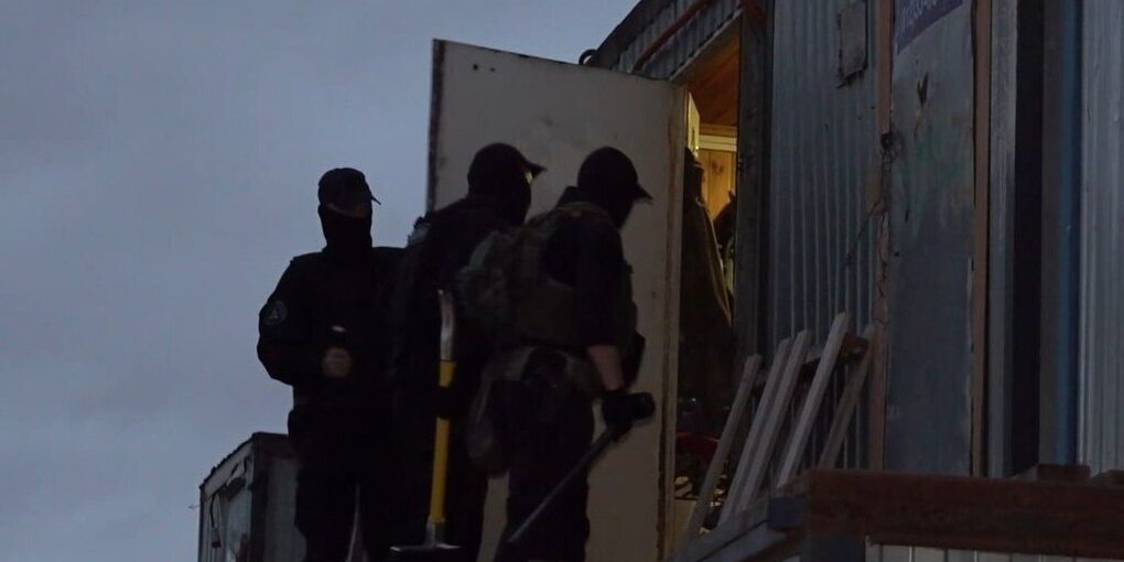 Тотальной проверке полиции подверглись мигранты на стройках в Шушарах