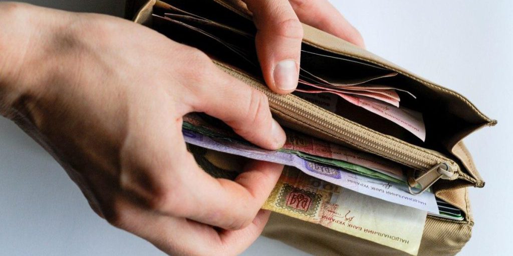 Lavoro stagionale in Ucraina: salari fino a 65.000 hryvnia nei settori costruzione, produzione, commercio e logistica