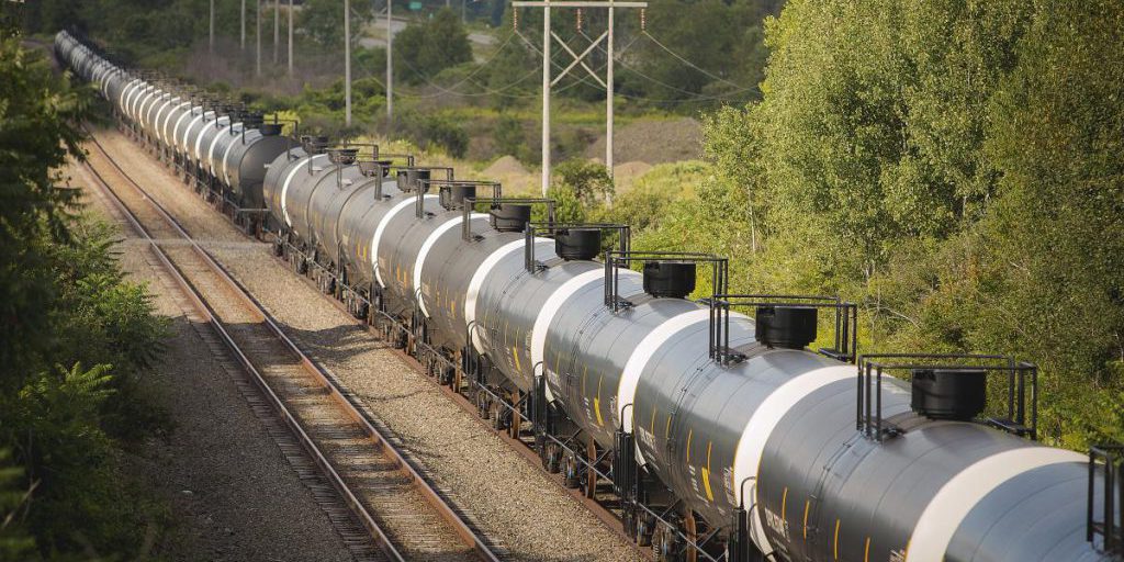 Беларусь в разы увеличивает экспорт топлива в РФ из-за значительного дефицита, - Reuters