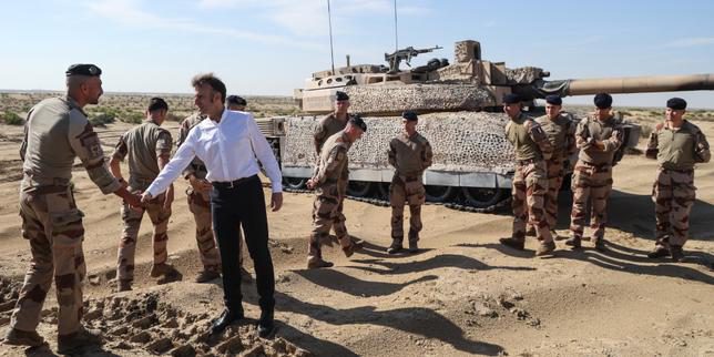 Macron pronuncia i suoi nono auguri ai francesi in un discorso televisivo