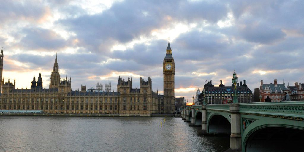 Fornitura di Droni all'Ucraina: Il Regno Unito Rende Noti i Dettagli di un Sostegno Militare Senza Precedenti