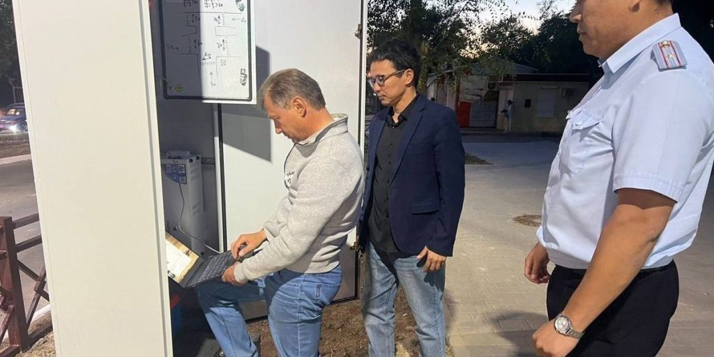 Interventi di manutenzione sui semafori a Elista per migliorare la sicurezza e la fluidità del traffico