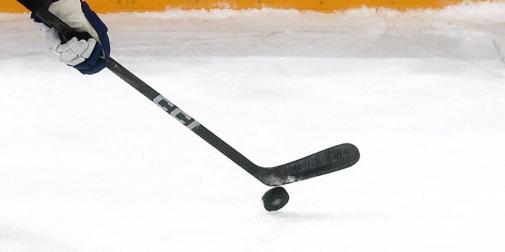 ХК «Арктика» из Мурманска одержал «сухую» победу в Санкт-Петербурге