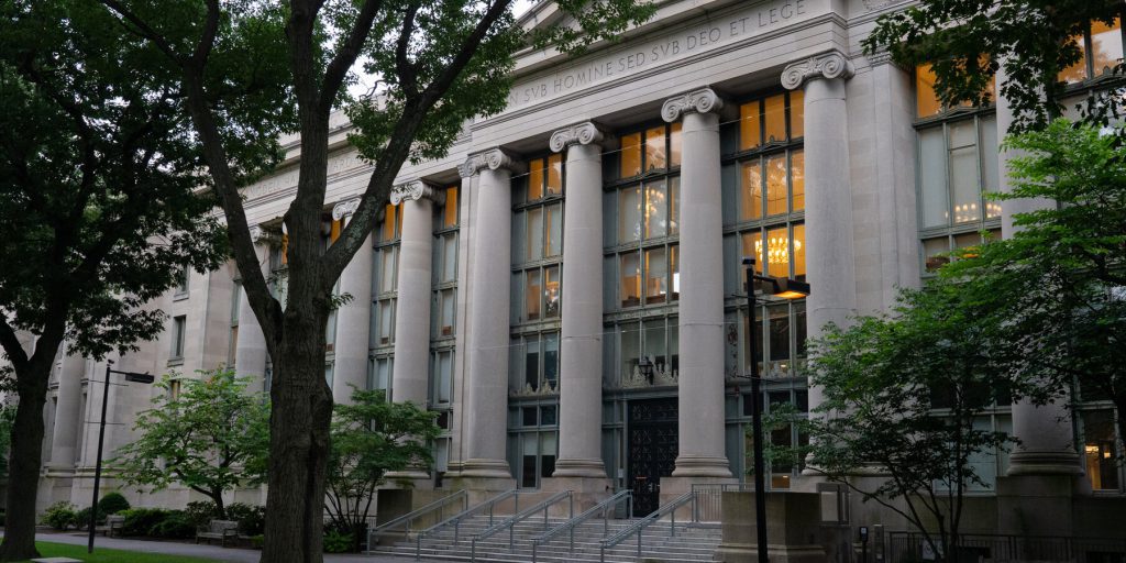 Partecipazione degli studenti neri nelle scuole di legge di alto livello diminuisce