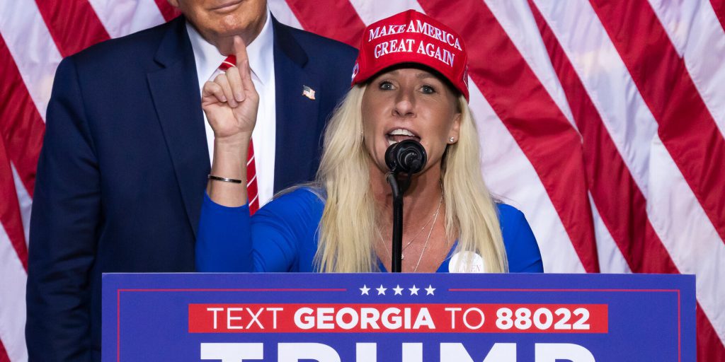 Trump interrompe il sostegno a Marjorie Taylor Greene, la definisce strana