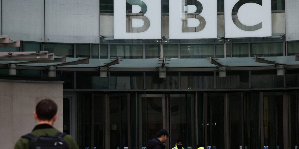 Trump presenta causa di 10 miliardi di dollari contro la BBC per errore di editing