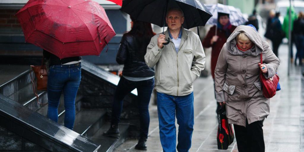 Понадобятся шапки и зонты: синоптик предупредила украинцев о непогоде 9 октября