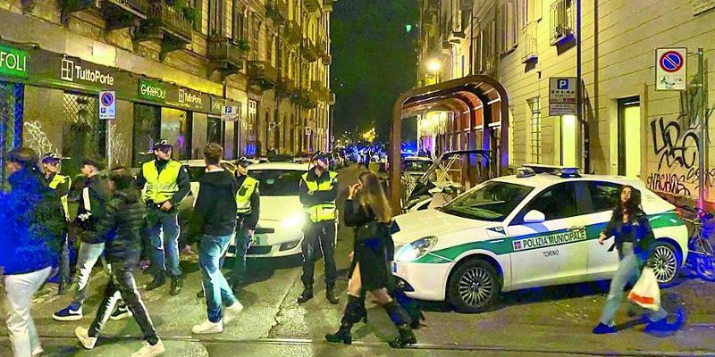 Uomo senza patente multato 12.000 euro per comportamento abusivo fuori discoteca