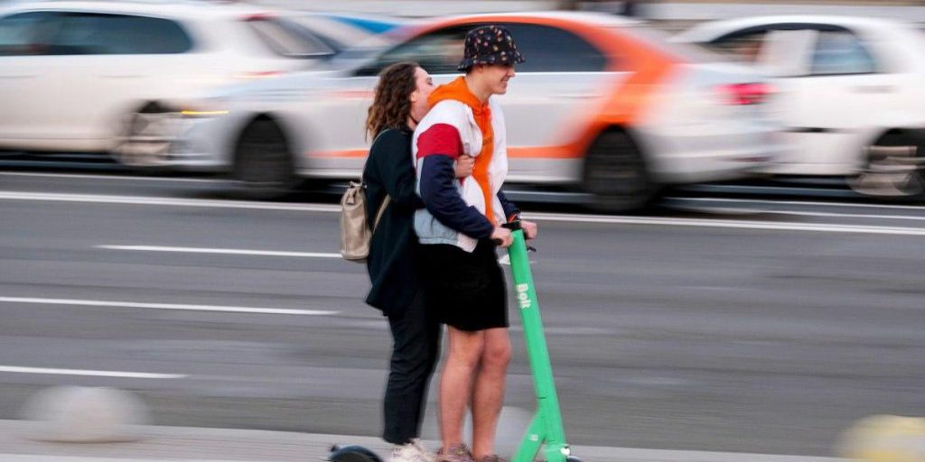 Тротуары возвращаются пешеходам: Рада готовит запрет для электросамокатов