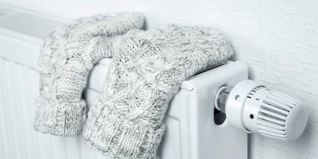 Минэнерго сделало заявление о старте отопительного сезона: когда дадут тепло в дома