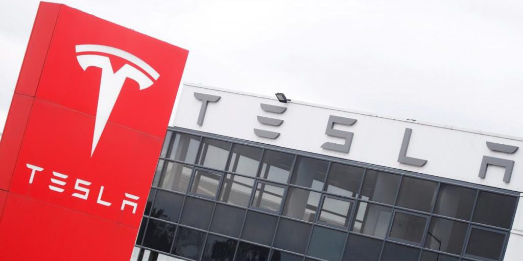 Tesla представила свои самые дешевые электромобили: сколько они стоят