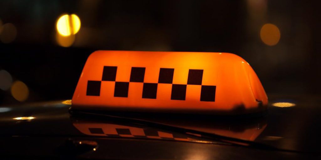 Taxi notturni in 19 città ucraine per contrastare la crisi energetica