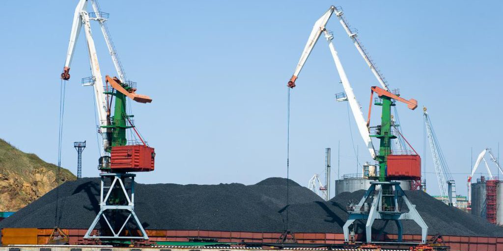 La guerra in Ucraina e il suo impatto devastante sull'economia russa: perdite stimate a 2,8 miliardi di dollari nel settore del carbone